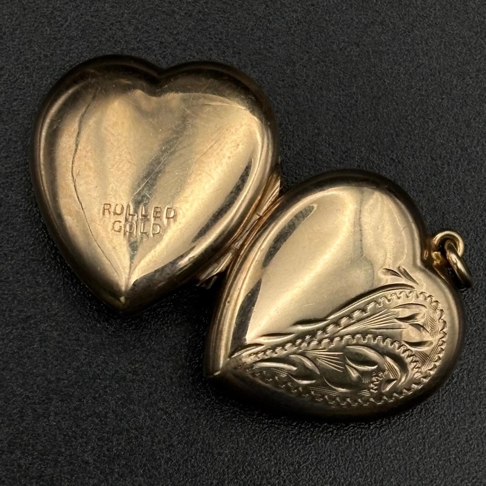 Vintage Rolled Gold Heart Photo Locket Etched Floral Gold Tone 0.85" - Picture 6 of 10